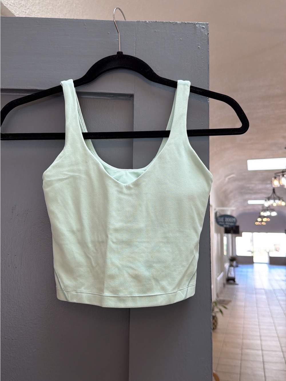 lululemon athletica Mint Scoop Neck Cropped Tank fit like xs/s